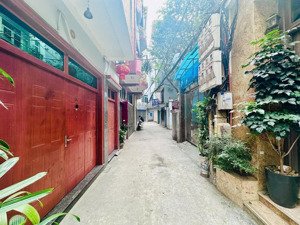 nhỉnh 200tr- trung tâm thanh xuân- lô góc 2 thoáng- oto đỗ cửa- dân xây kiên cố- nhà đẹp ở ngay