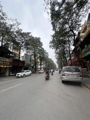 bán nhà mặt phố trung hoà,kd sầm uất, 2 mặt tiền-dt158m 5 tầng-mt10m-cho thuê 100tr/tháng-117 tỷ