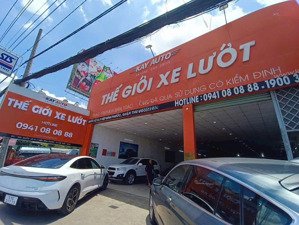 bán showroom oto mặt tiền quốc lộ 13 ngay vạn phúc city .