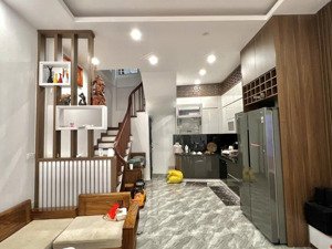 siêu hiếm - khu vực trung tâm hai bà trưng - thoáng trước sau - vị trí siêu đẹp