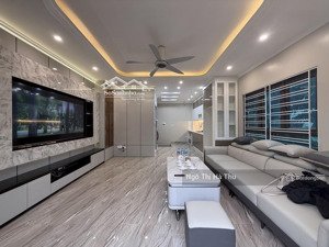 13 tỷ nhỉnh 40m x 6 tầng thang máy lô góc ô tô phân lô cổ linh, thạch bàn