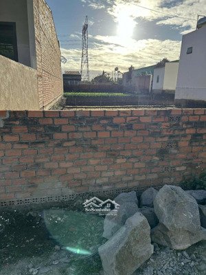 chính chủ bán đất 124.1m² có sẵn 40m² thổ cư ngang 5m giá 895 triệu tại xã quảng phú (tt ea pốk cũ)