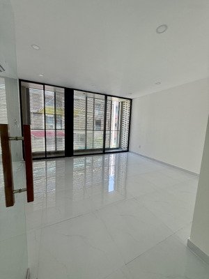 cho thuê shophouse soho the global city - 1 trệt 4 lầu thang máy - full máy lạnh - 45 triệu/tháng