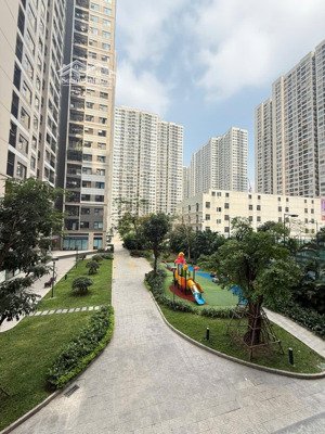 bán căn hộ tầng 2, toà s205, dt 55m, nguyên bản, hướng đb, view thoáng, ở riêng tư, kinh doanh đỉnh