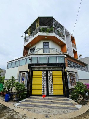 nhà nguyên căn 2 tầng, đường số 8, p. long phước