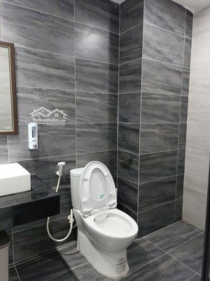 chính chủ cho thuê nhà mặt phố trung hoà 70m2, 4,5 tầng giá 28tr