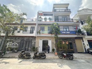 nhà shr 3 tầng sân thượng rộng, đường 12m vỉa hè an ninh xanh mát, trong khu vip osaka tx52 q12