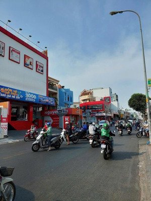 bán gấp nhà mt bành văn trân, ngang 6.6m, 3 tầng, giá 16.5 tỷ còn thương lượng (chính chủ)