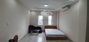 cho thuê phòng full nội thất trong villa sân vườn q7