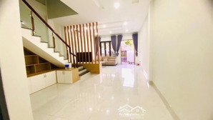 căn 2 tầng view công viên full nội thất chỉ 3,25 tỷ