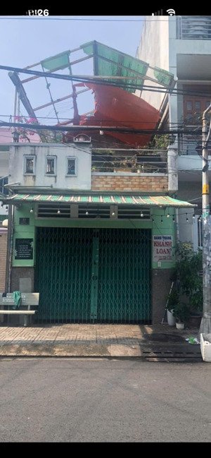 bán nhà mt đg lê niệm p- phú thạnh
dt ; 4mx 20m trệt 1 lầu
- mt đg rộng 15m