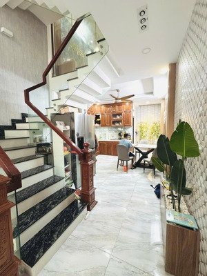 tân hương - nhà 4 tầng - (4x13) - 5pn - còn khá mới - chính chủ tự xây - chỉ 5.6 tỷ