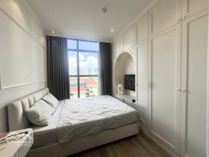 nhượng hđ thuê studio saigon royal q4 (view pháo hoa)