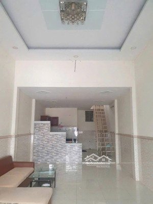 cho thuê nhà cấp 4 có gác đúc diện tích 4x11 hiệp thành 13 giá 5 tr / 1 tháng liên hệ 