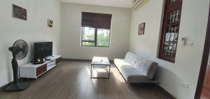 cho thuê căn hộ 1 phòng ngủ. 1 phòng khách ngõ 612 lạc long quân - tây hồ