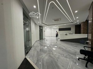 cho thuê văn phòng 157m² lô góc 2 mặt tiền tại số 3 dịch vọng hậu, cầu giấy 35 triệu/tháng