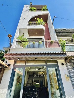 nhanh tay kẻo hết - có hđ thuê20tr - nguyễn đình chiểu, phú nhuận| nhà 3 lầu shr, hẻm 5m