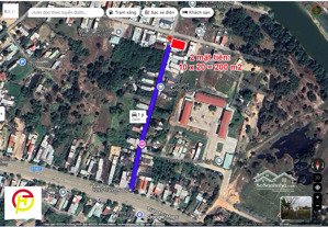 trục chính làng quê: bán lô đất 2 mặt tiền; dt 10x20=200 m2; giá chỉ 3,3 tỷ