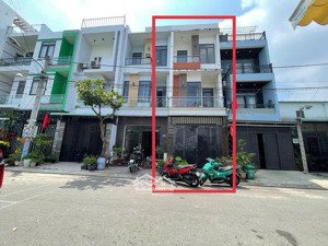 nhà 3 lầu dt 62m2, giáp làng đại học quốc gia phường đông hòa - tp hcm; giá 5.3 tỷ còn bớt