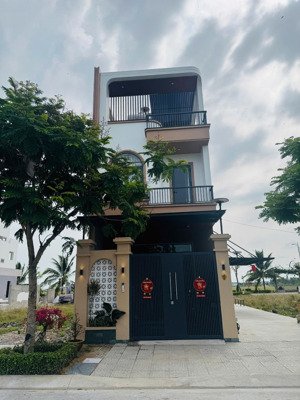 đất nguyễn hữu trí 90m2 giá 2 tỷ 333tr có thương lượng. công chứng ngay. lh: oanh