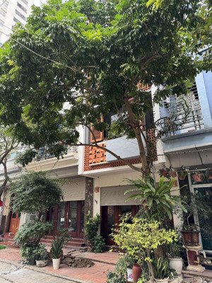 chỉ 19,2 tỷ - liền kề kđt văn quán - giá siêu ngon
dt75m, nhà 4 tầng. vị trí đẹp, phân lô, oto trán