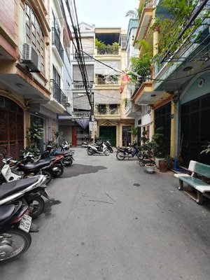 bán gấp nhà ngô quyền hà đông ngõ nông gần phố, 43m 4 tầng giá 9.6 tỷ