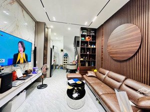 cổ linh - đàm quang trung -36m2 nhỉnh 8tỷ.