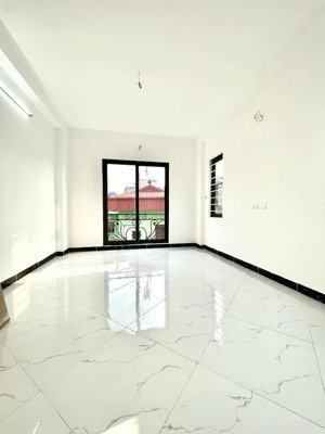 nguyễn khoái nhà mới 3 thoáng ô tô tải đỗ cửa 30m2 *5 tầng * 3 ngủ 5,9