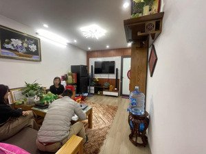 nhà dân nguyên bản - tập thể kim liên - cạnh tiểu học đống đa - 65m2 - 2pn 1wc