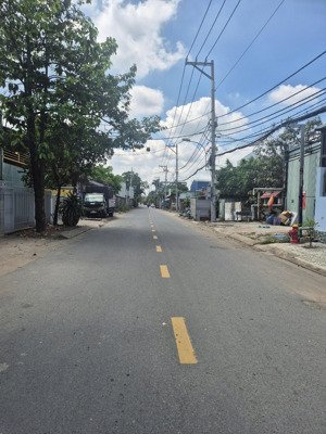 bán xưởng 780m mặt tiền đường xe container