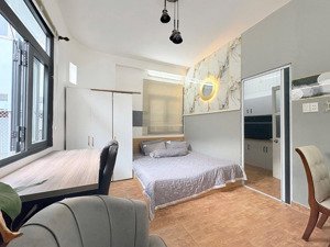 cho thuê phòng tách bếp, cửa sổ ngay vòng xoay ngã 7 lý thái tổ