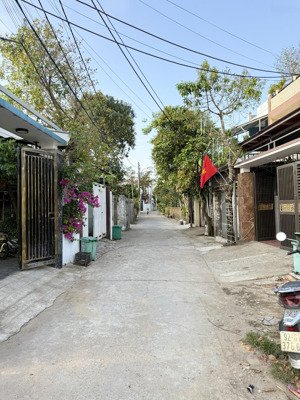 tôi cần bán lô đất kiệt ôtô bình kỳ - gần chợ - gần trường học các cấp