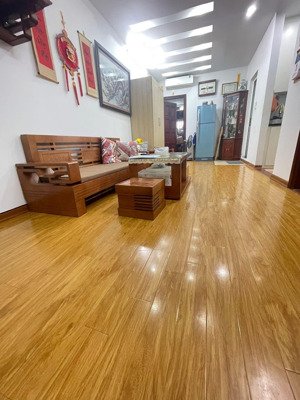 chung cư nam trung yên, mặt đường nguyễn chánh nhà đẹp . 52m2. tầng 11. dân trí cao