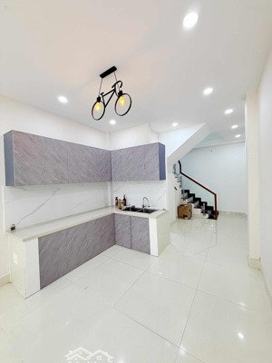 hxh nhà mới đẹp trung tâm p13 tân bình, 43m2, 3 tầng btct 5 phòng, sổ nở hậu hoàn công đủ