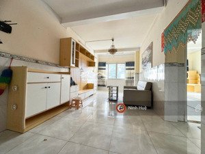 quận 5cc xóm cải 46m nhà đẹp giá 2,3tỷ.