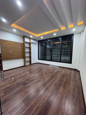 nhà phố lê văn lương - oto 5m - gần hồ - ngõ nông - 40m - 5 tầng