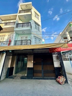 bán căn góc trung tâm quận 7 cách quận 4 300m