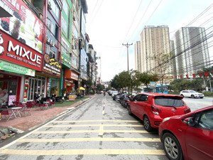bán nhà mặt phố vạn xuân, chỉ nhỉnh 22 tỷ có ngay 70m2 mặt phố, mặt tiền rộng, kinh doanh đắc địa.
