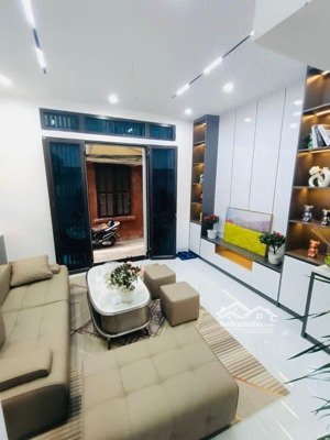 tt hồ đền lừ nhà 5 tầng 3 pn - phân lô vip ô tô đỗ cổng 9.3 t.ỷ 30m - vị trí cực hiếm