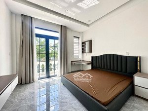 mặt tiền kinh doanh 3 tầng (4x15) đối diện công viên nhận diện thương hiệu tốt- 5.4t tl nhanh