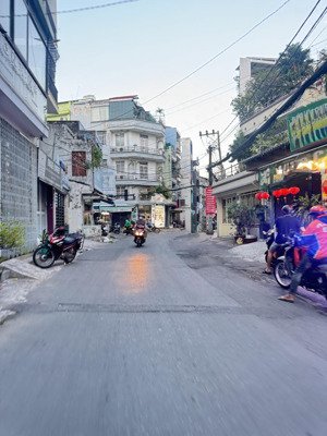 nhà 4 tầng-hẻm xe hơi-48m2-chợ ông địa-3pn-dòng tiền 15tr/ tháng-giá nhỉnh 6tỷ