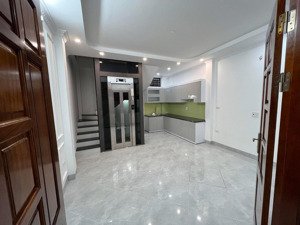 lô góc nguyễn lương bằng, 30m ra mặt phố, ngõ ba gác, thang máy nhập khẩu, 39m2, nhà mới đẹp 11 tỷ