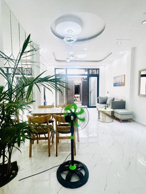 nhà đẹp bưng ông thoàn, phú hữu 53m2, 3 tầng, đường ô tô, gần cao tốc, liên phường, quận 9