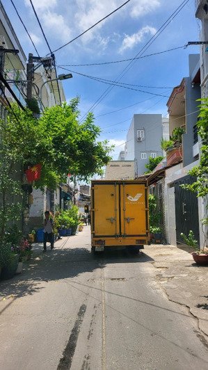 chủ gửi bán gấp nhà tân phú- hxh 5m lũy bán bích - 64m2(4 x 16) - trệt, 2 lầu- chỉ 5ty 8