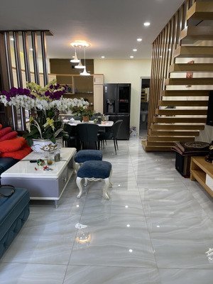 bán đất tại 10 an sơn, giá tốt 14 tỷ, 140m2, dà lạt