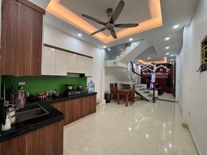nhà đông mỹ _ thanh trì: 45m, 4 tầng, mới, ngõ rộng ô tô vào, thiết kế 4 ngủ, sổ đỏ đẹp. 4,6 tỉ