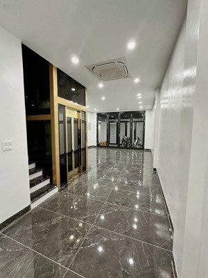 nhà mặt phố trung tâm quận hai bà trưng @- 80m 5 tầng thang máy