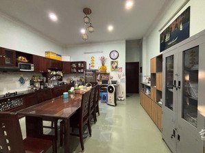 diện tích 112 m2, ô tô ngủ trong nhà.giá10,7 tỷ.tang nhơn phú b quận 9