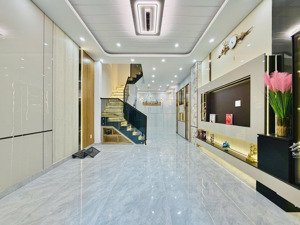 nhà mới sửa sang giá siêu tốt chỉ 1,97 tỷ, 56 m2 tại cao văn lầu, p 1, q6, bao sang tên công chứng