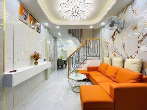 bán nhà đẹp đối diện trường trung học phạm văn chiêu